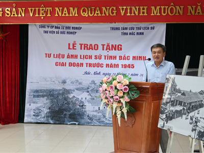 Công ty CP Đầu tư Đức Nghiệp trao tặng 73 bức ảnh tư liệu ảnh lịch sử về tỉnh Bắc Ninh trước 1945.